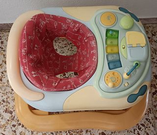 TACATA DE BEBÉ MARCA CHICCO EN BUEN ESTADO.