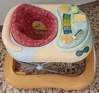 TACATA DE BEBÉ MARCA CHICCO EN BUEN ESTADO.