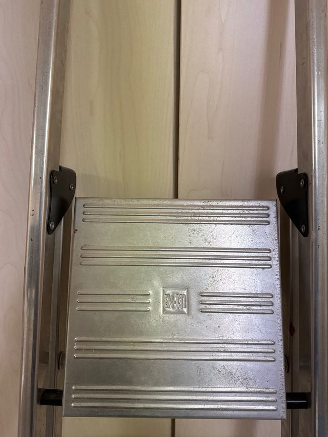 Escalera plegable de aluminio KETTAL