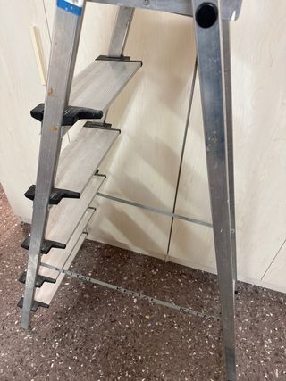 Escalera plegable de aluminio KETTAL