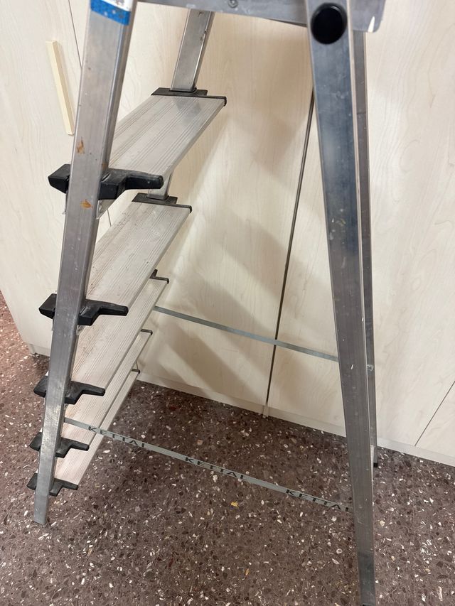 Escalera plegable de aluminio KETTAL