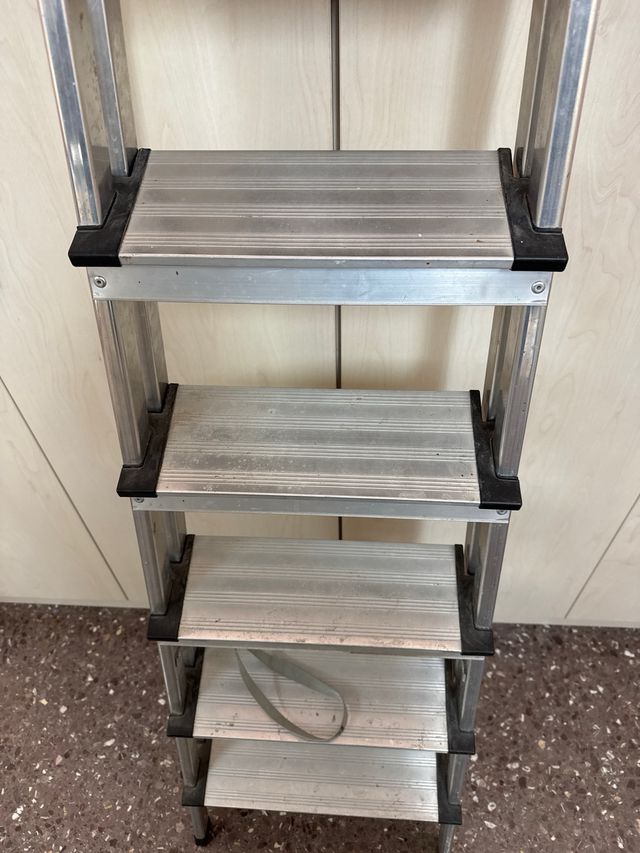 Escalera plegable de aluminio KETTAL