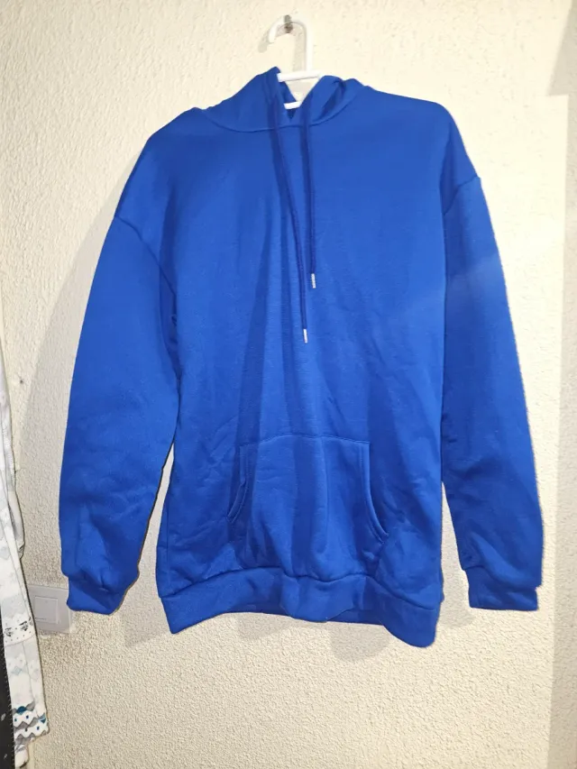 Sudadera con capucha y cremallera roja