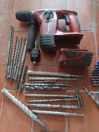 Taladro Hilti TE 4-A22 con accesorios