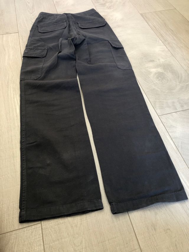 Pantalones cargo grises