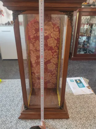 Vitrina Capilla Madera y Cristal