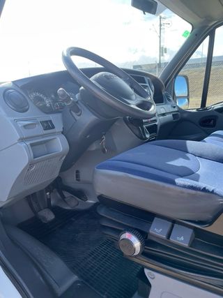 Iveco 35C15 2008 Caja cerrada