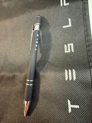 Bolsa Tesla negra y Bolígrafo