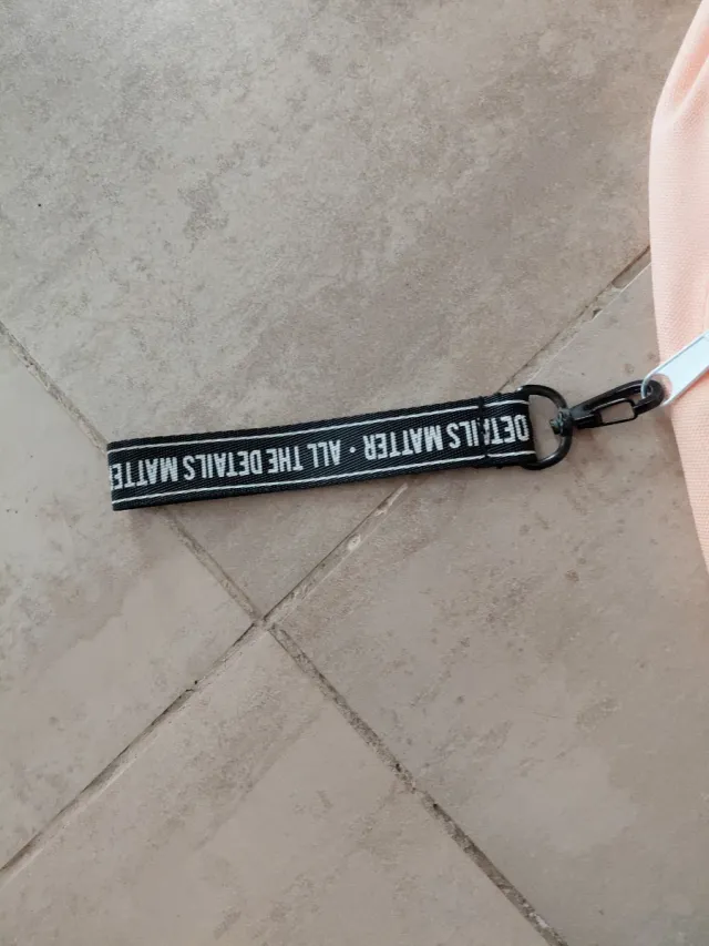 Mochila rosa con bolsillo transparente