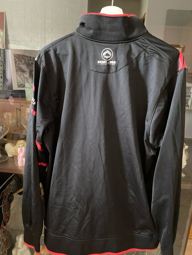 Chaqueta deportiva pádel