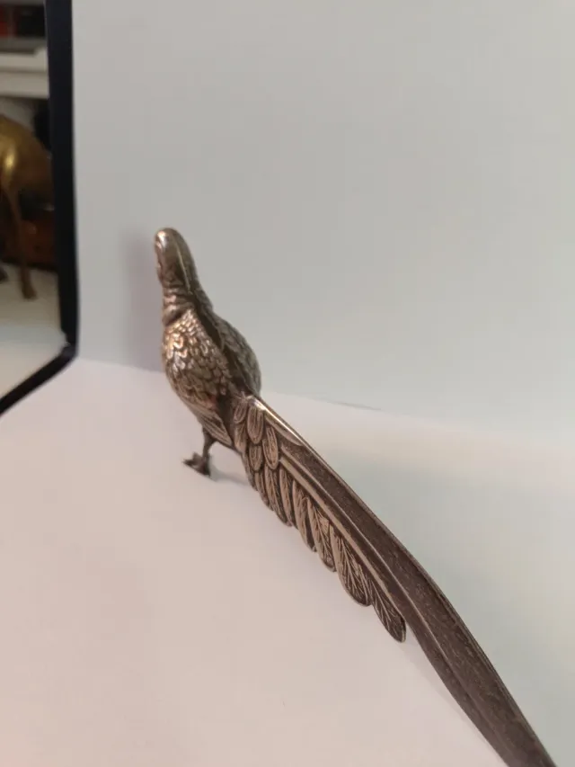 Faisán ornamental de metal