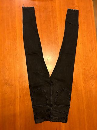 Pantalón vaquero negro Pull&Bear talla 34