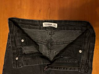 Pantalón vaquero negro Pull&Bear talla 34