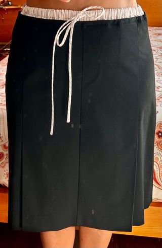 Falda midi Zara negra