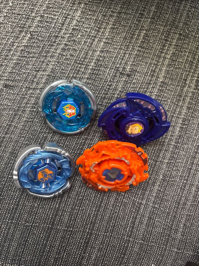 4 Beyblades Originales