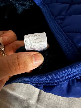 Chaqueta acolchada azul para perro