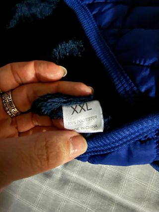 Chaqueta acolchada azul para perro