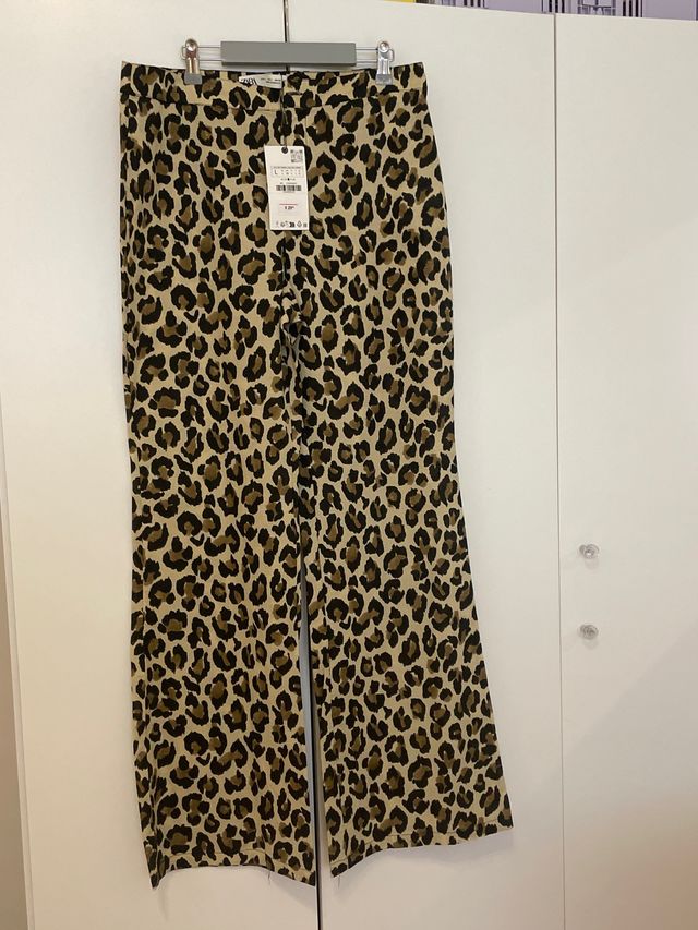 Pantalón Zara estampado leopardo