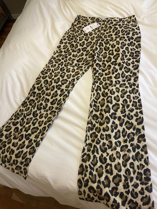 Pantalón Zara estampado leopardo