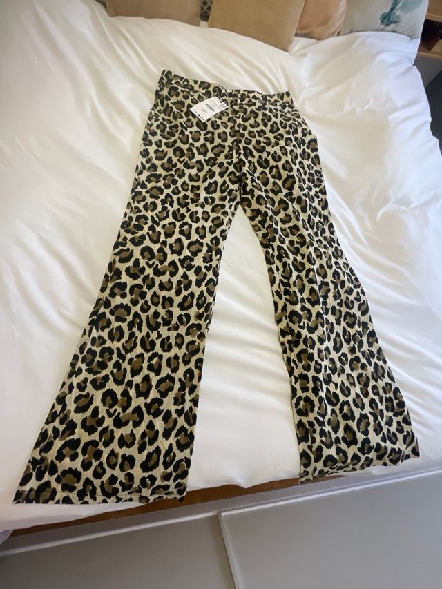 Pantalón Zara estampado leopardo