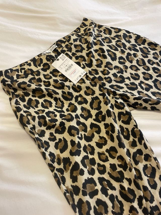 Pantalón Zara estampado leopardo