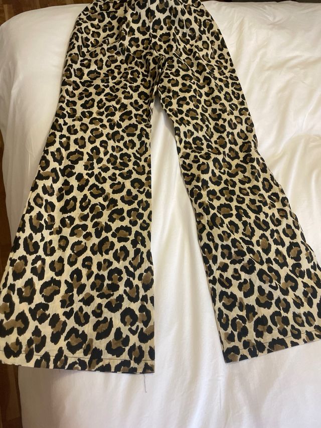 Pantalón Zara estampado leopardo