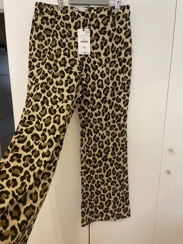 Pantalón Zara estampado leopardo
