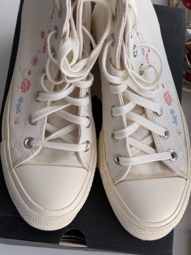 Converse altas flores