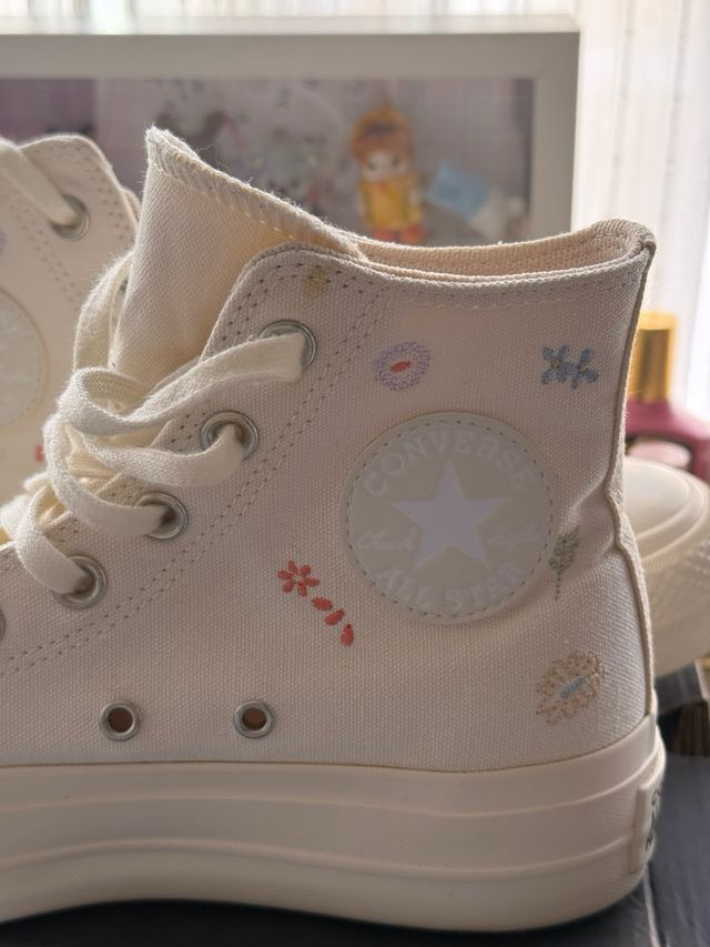 Converse altas flores
