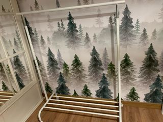 Burra perchero blanco con ruedas