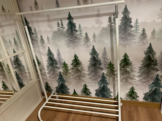 Burra perchero blanco con ruedas