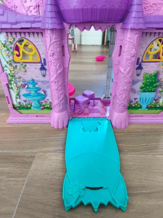 Palacio y muñecas Enchantimals