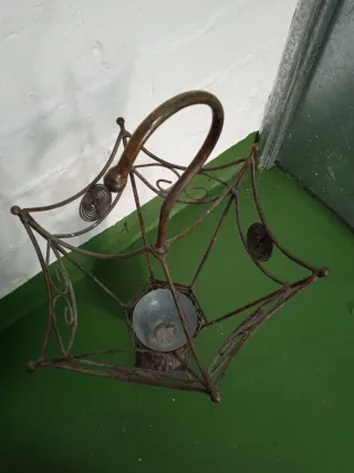 Paragüero antiguo metal y mimbre