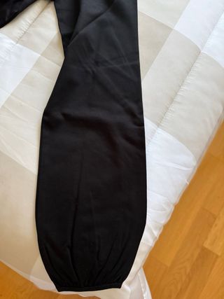 Camiseta Carolina Herrera negra con lazo