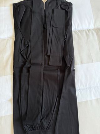 Camiseta Carolina Herrera negra con lazo