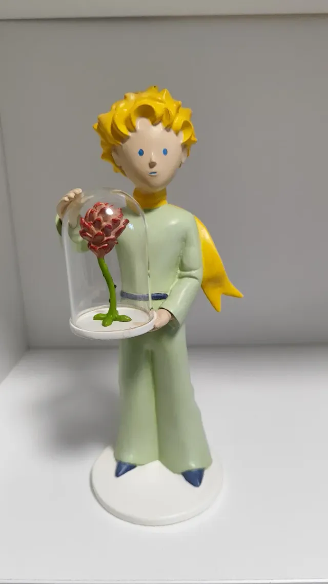 Figura El Principito con Rosa