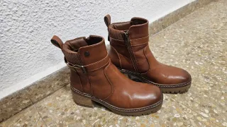 Botas marrones mujer 20€ c/u