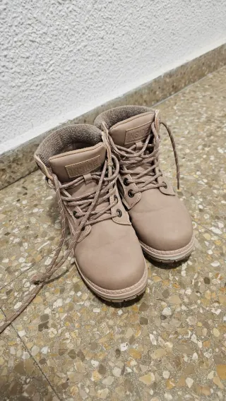 Botas marrones mujer 20€ c/u