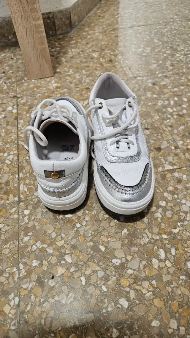 Botas marrones mujer 20€ c/u