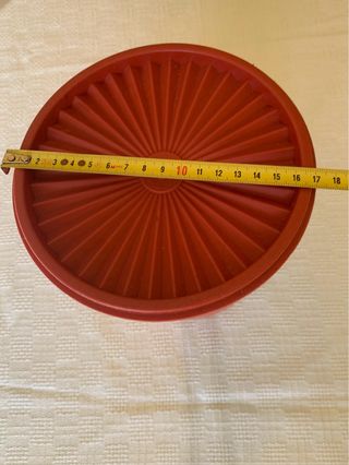 Contenitore Tupperware rosso