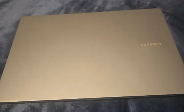 Portátil Samsung galaxy book 4