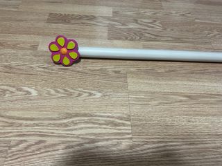 Barra cortina con flor decorativa