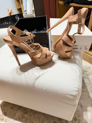 Tacones dorados/rosados talla 37