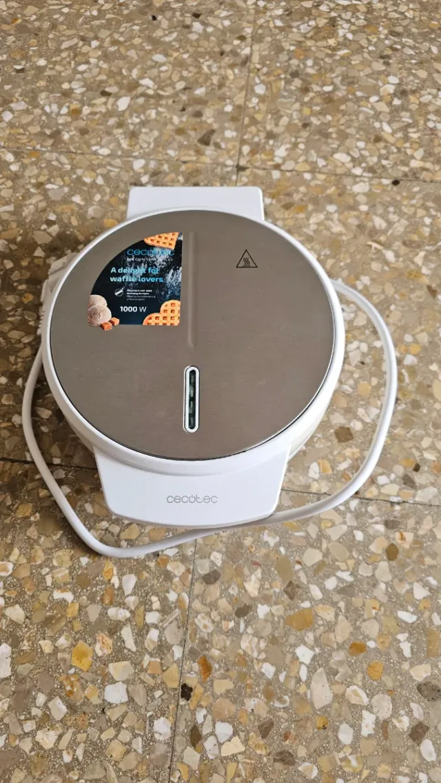 Cecotec Waflera Plata y Blanca