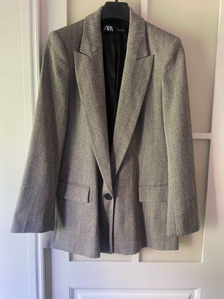 Americana Zara espiga negra y blanca