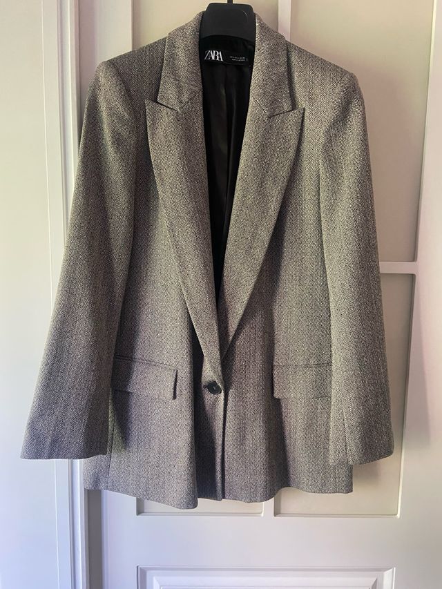 Americana Zara espiga negra y blanca