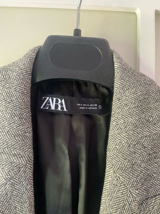 Americana Zara espiga negra y blanca