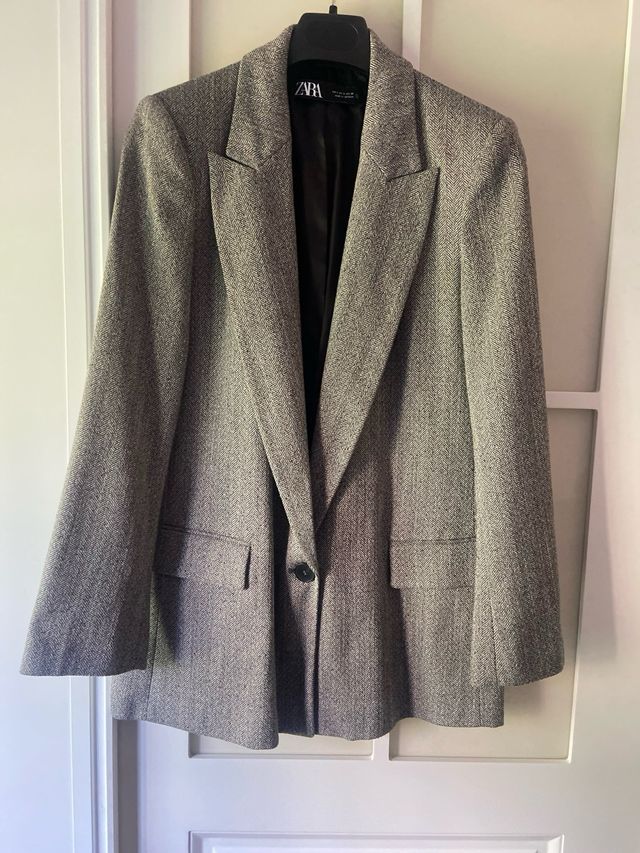 Americana Zara espiga negra y blanca