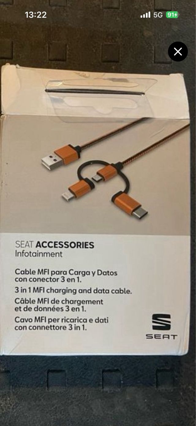 Cable de Carga 3 en 1 Seat Original naranja.