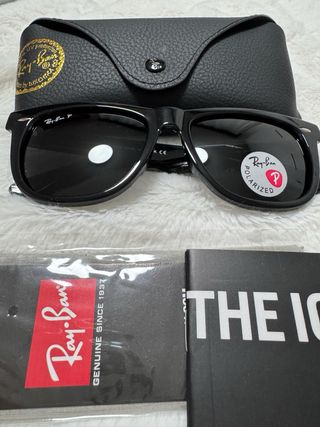 Gafas de sol negras. Nuevas